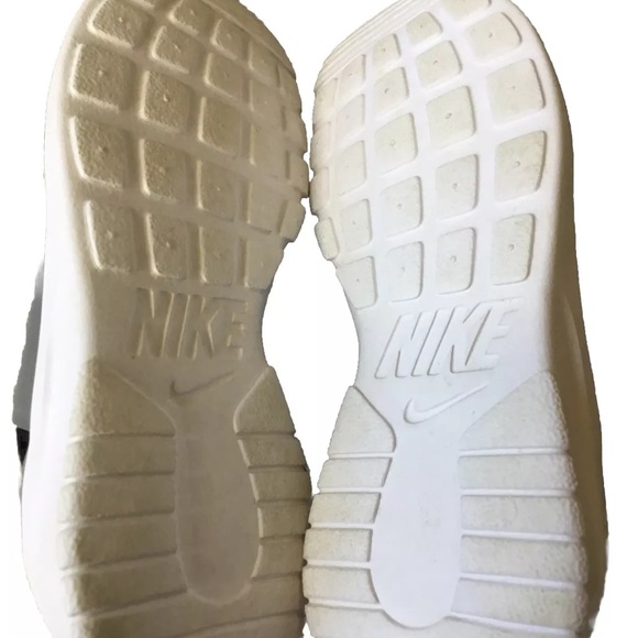 NIKE Womens size 7 TANJUN SPORT SANDALS EUC - Picture 3 of 4